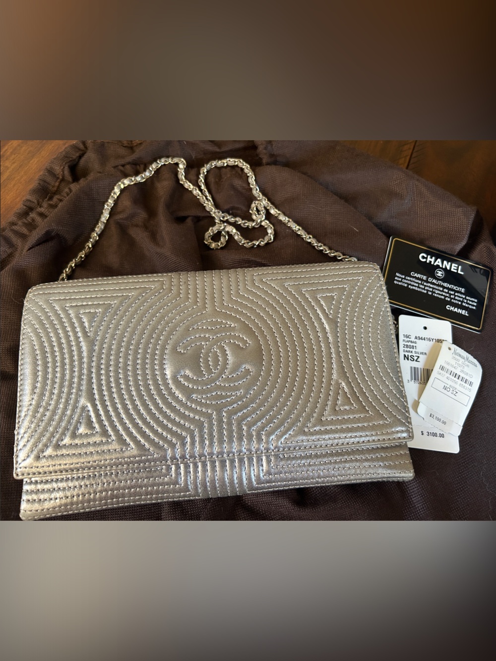 CHANEL Silver Quilted Leather Crossbody bag with Chain